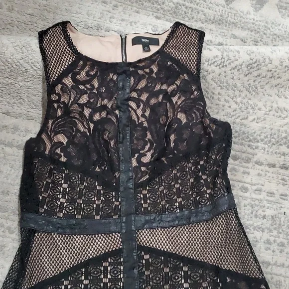 Black and nude overlay lace mini dress L / LG - Picture 3 of 10